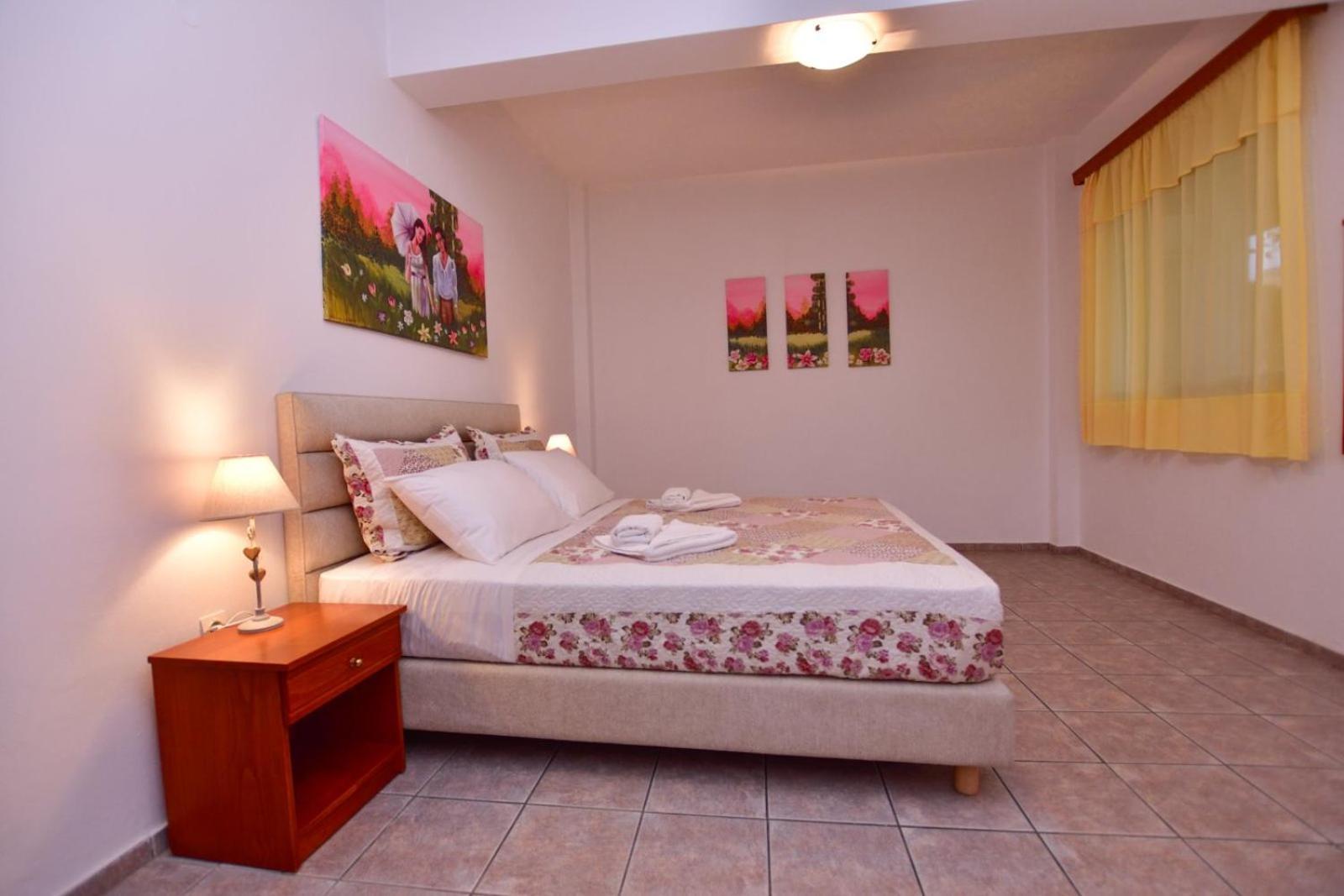 Roula Apartments Palaiochora Dış mekan fotoğraf
