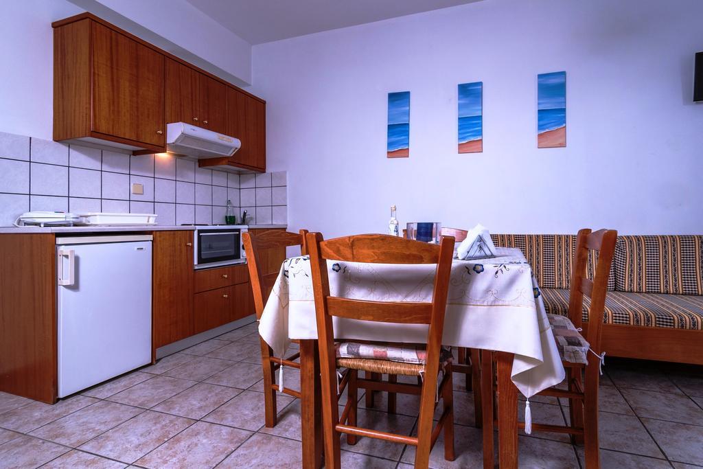 Roula Apartments Palaiochora Dış mekan fotoğraf