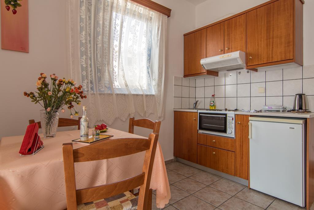 Roula Apartments Palaiochora Dış mekan fotoğraf