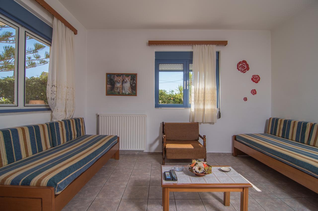 Roula Apartments Palaiochora Dış mekan fotoğraf