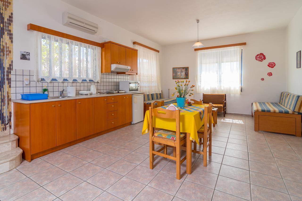 Roula Apartments Palaiochora Dış mekan fotoğraf