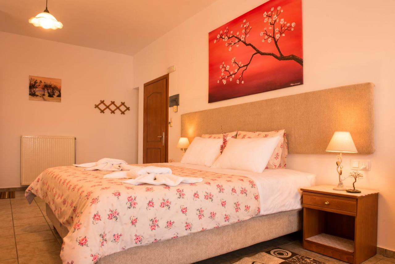 Roula Apartments Palaiochora Dış mekan fotoğraf